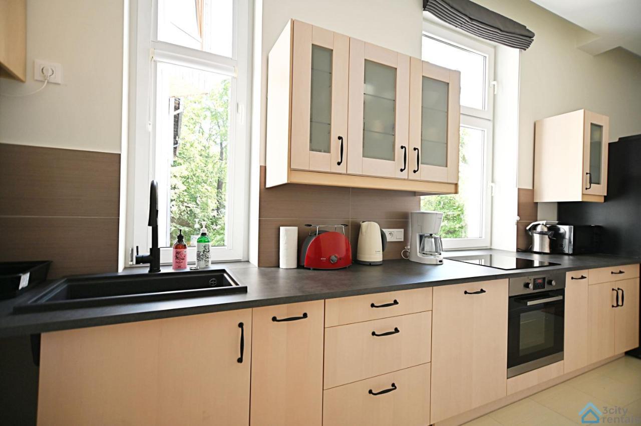 Beige And Red 3City Studio In Sopot With Outdoor Parking By Noclegi Renters Екстер'єр фото